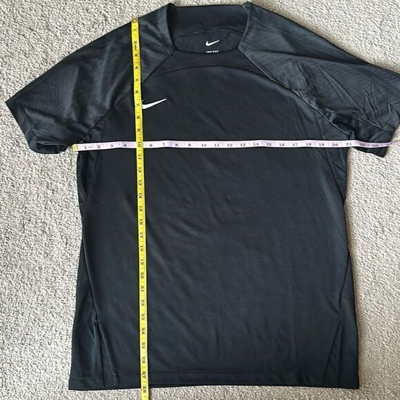 Nike Women’s Dri Fit Strike III Jersey! - Picture 6 of 9